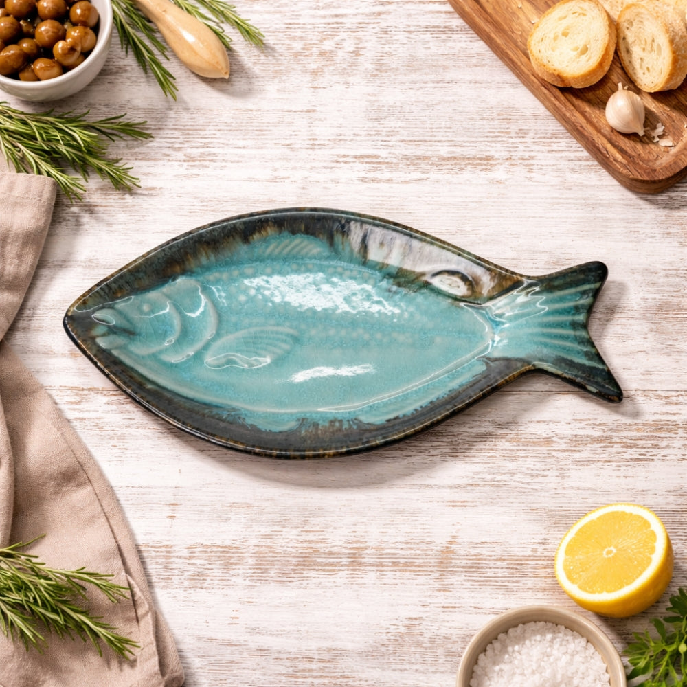طبق سمك بلون أخضر رغوي